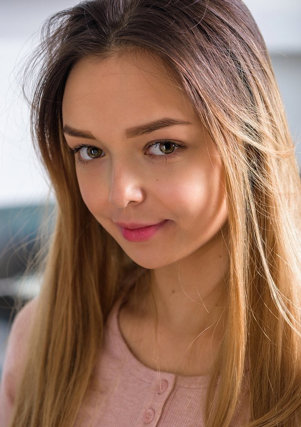 Аня, 25