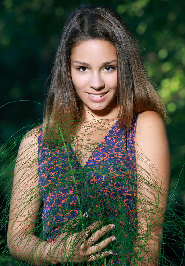 Еленка, 25